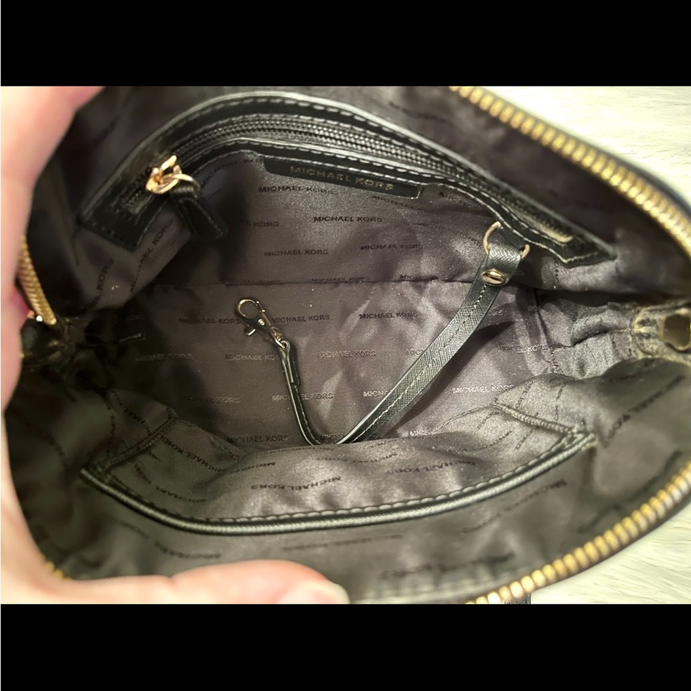 Michael Kors Cindy Dome Cross Body Bag - Picture 8 of 9